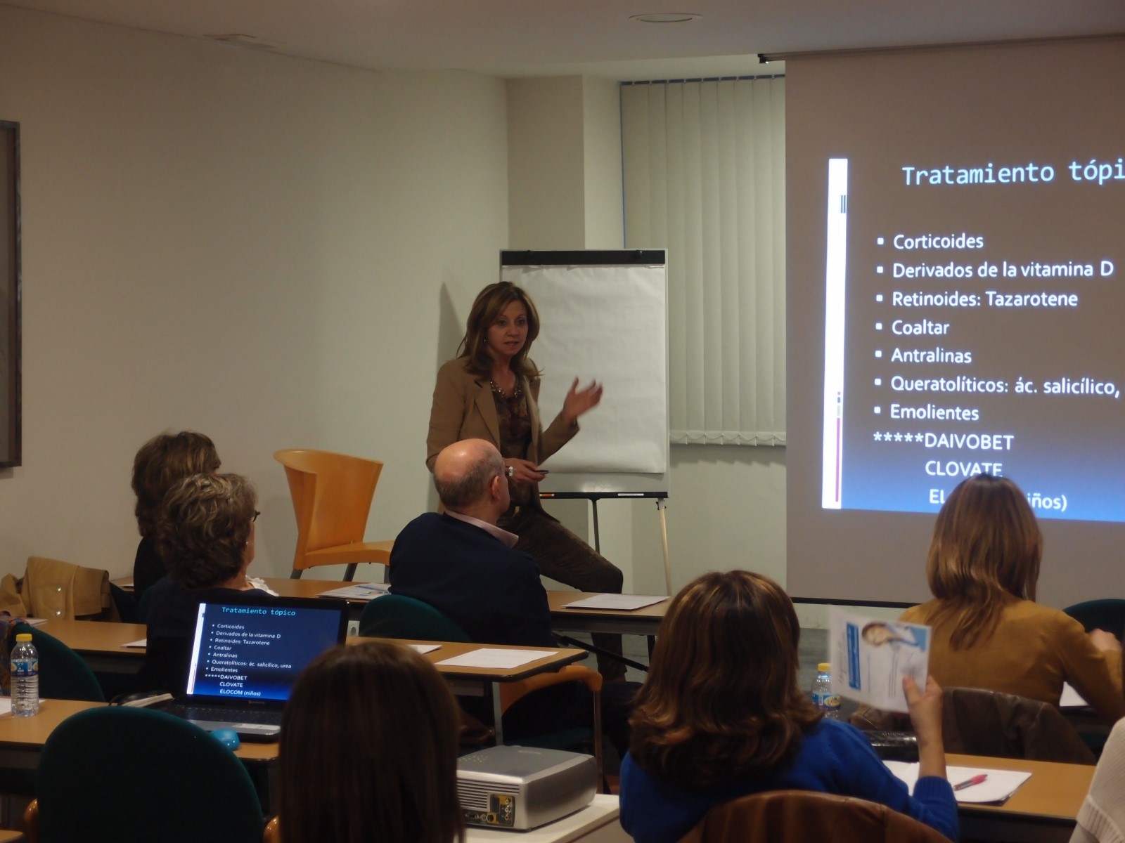 Un momento de las lecciones del Curso de Atención Primaria en Dermatología impartido en el Centro Dermatológico Estético de Alicante